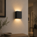 Czarny Kinkiet LED CUBOX lampa ścienna do korytarza i salonu 10x10 cm